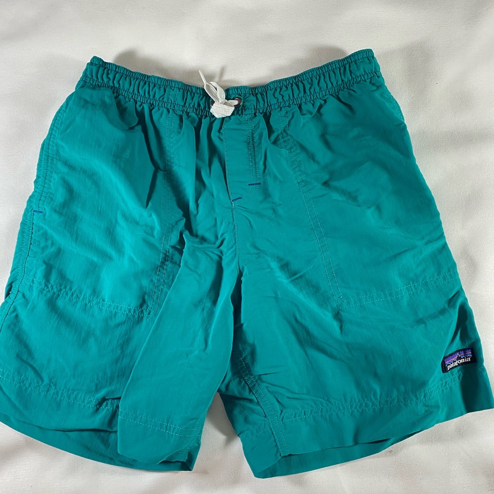 Patagonia XL Boys green boys shorts
